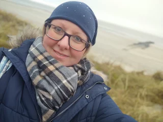 Alena Schwarz am Strand
